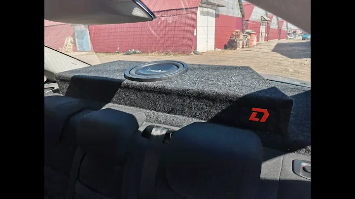 Флекс от сабвуфера DL Audio Barracuda 10 Flat в полке седана Ford Focus II