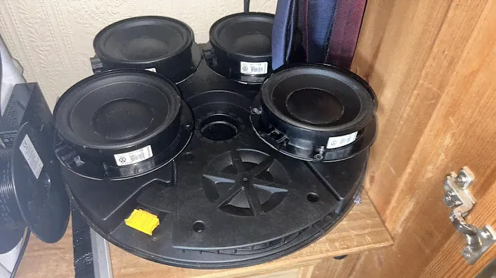 VW Golf 7 Dynaudio Sound System
