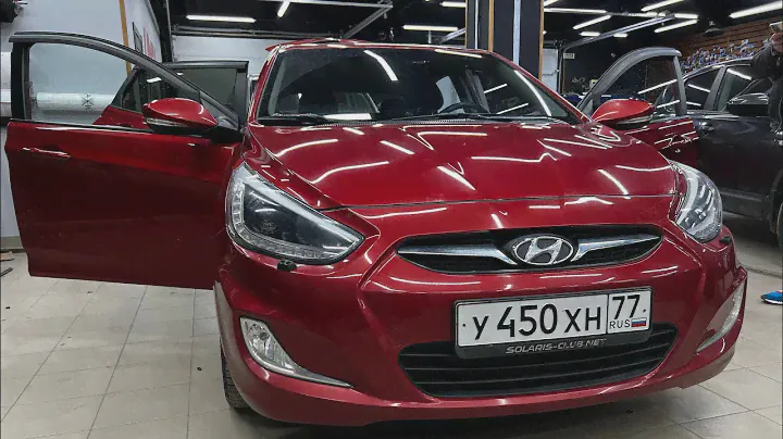 Hyundai Solaris и аудиосистема - два усилителя , сабвуфер и акустика . Автозвук в Хёндэй Солярис