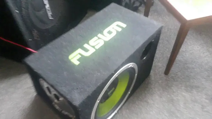 Testing Fusion car audio Subwoofer EN AB1120 with my Bass guitar amp