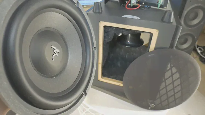 Focal Chorus sub disassembly + Free air test