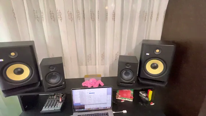 KRK Rokit RP8 G4 & KRK 10S2 sound test