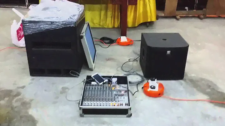Turbosound Milan M15B VS Electro voice ZXA1 Sub ( 1 )